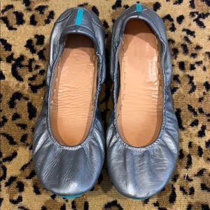 Metallic Pewter Tieks size 10